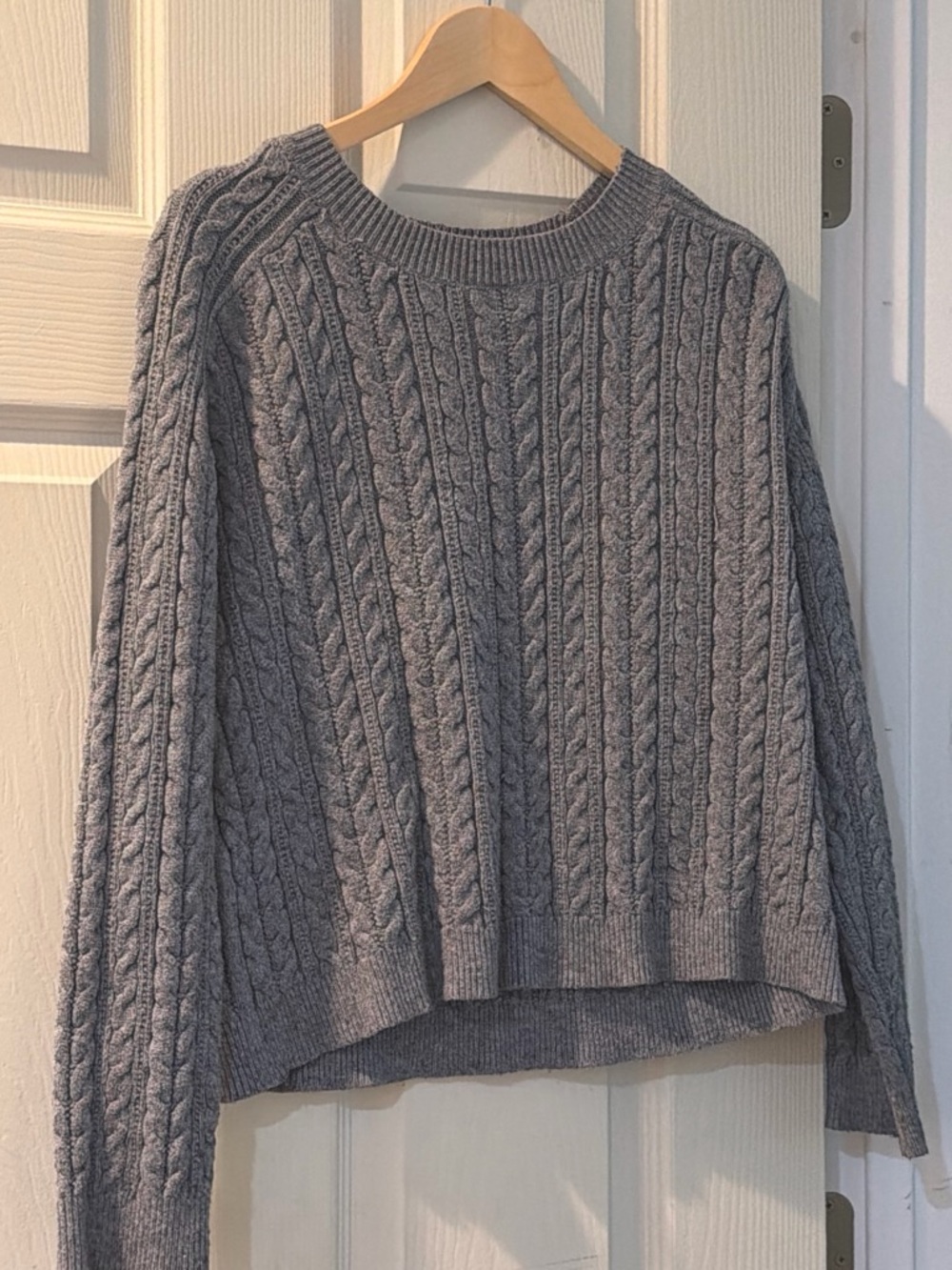 Classic Cable Knit Crewneck Sweater - Gray